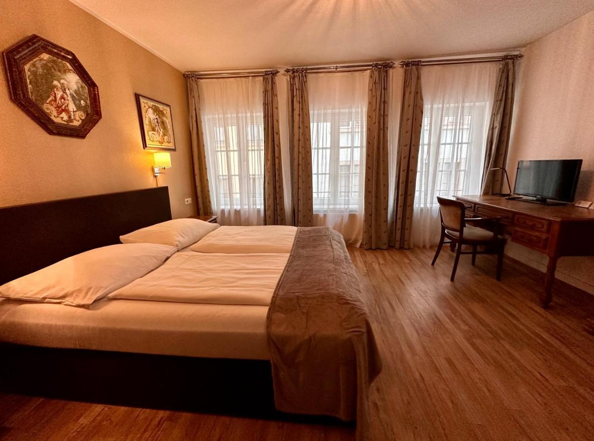 Altstadthotel Hayk Am Rhein Kolín nad Rýnem Exteriér fotografie
