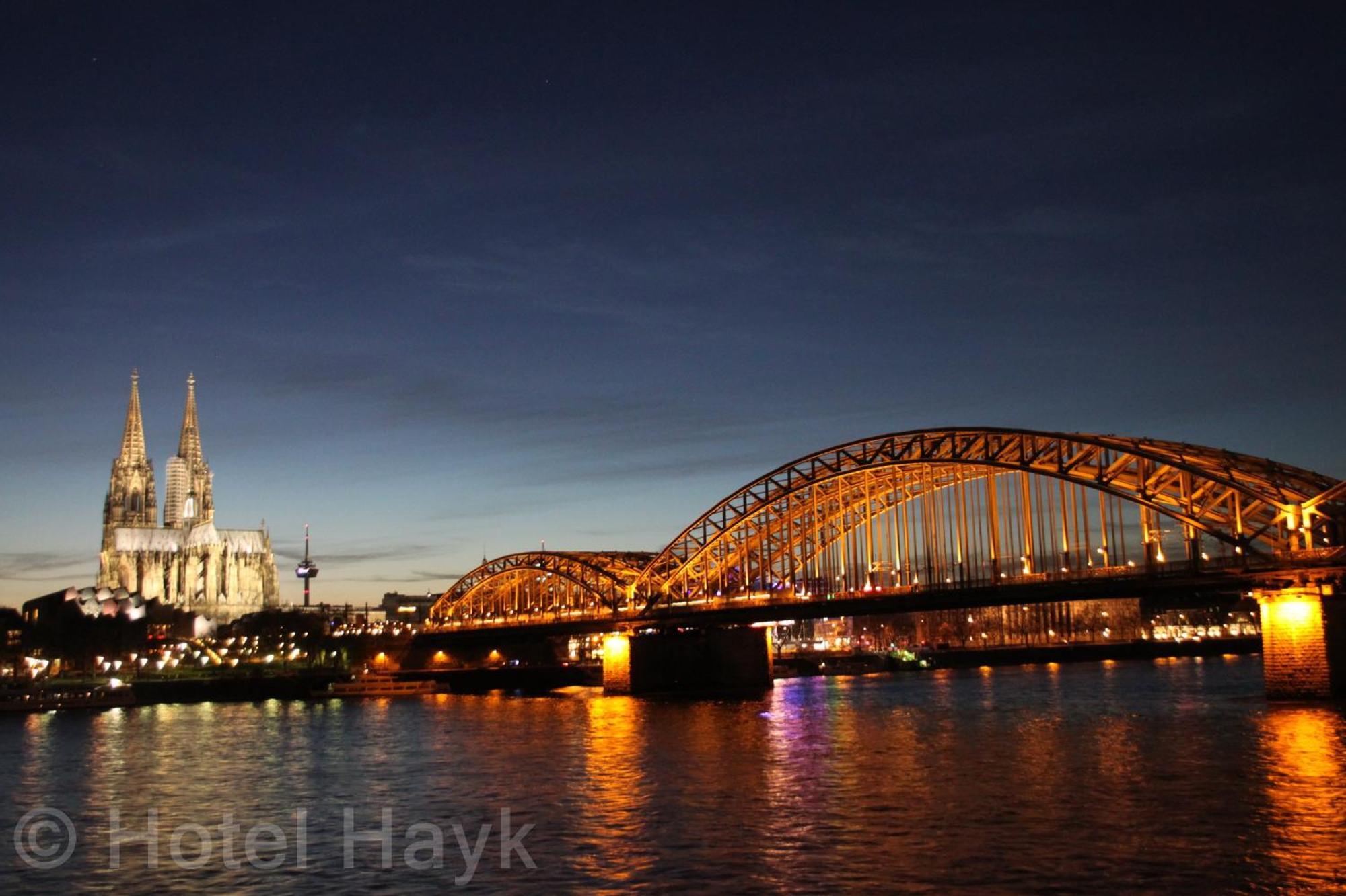 Altstadthotel Hayk Am Rhein Kolín nad Rýnem Exteriér fotografie