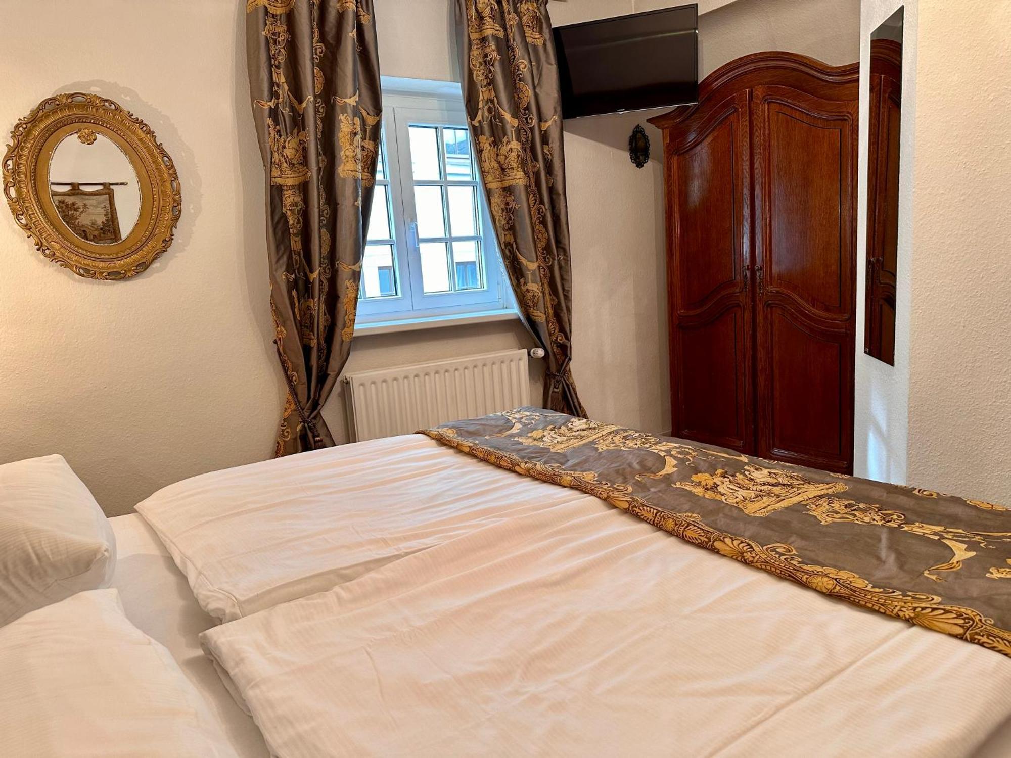 Altstadthotel Hayk Am Rhein Kolín nad Rýnem Pokoj fotografie