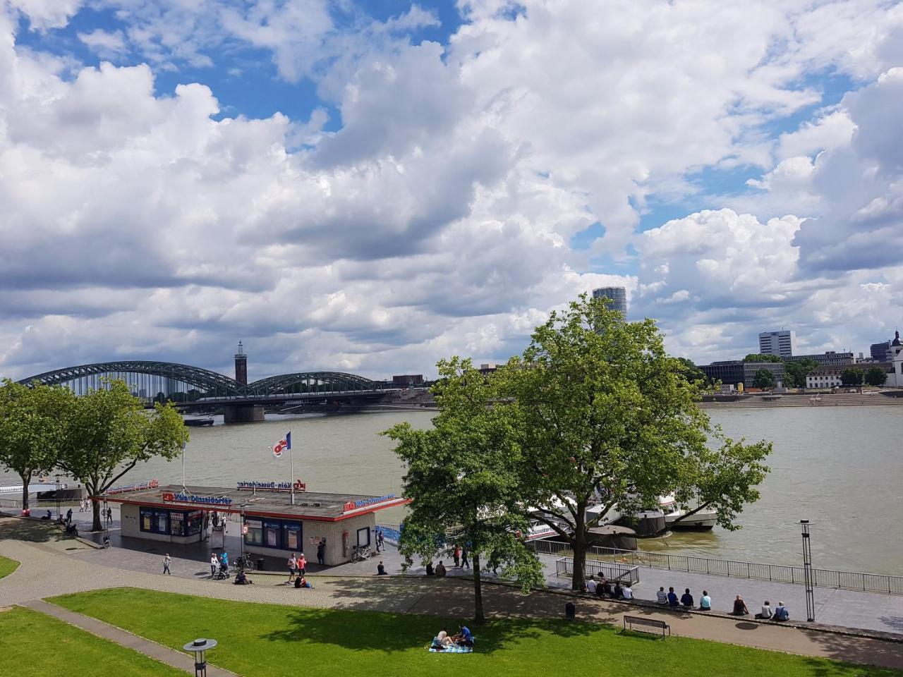 Altstadthotel Hayk Am Rhein Kolín nad Rýnem Exteriér fotografie