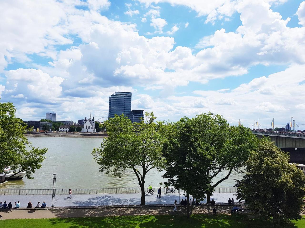 Altstadthotel Hayk Am Rhein Kolín nad Rýnem Exteriér fotografie