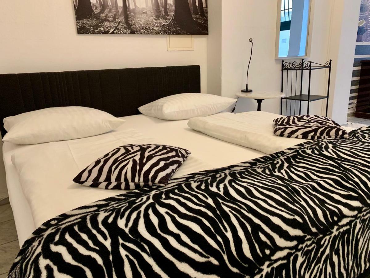 Altstadthotel Hayk Am Rhein Kolín nad Rýnem Exteriér fotografie